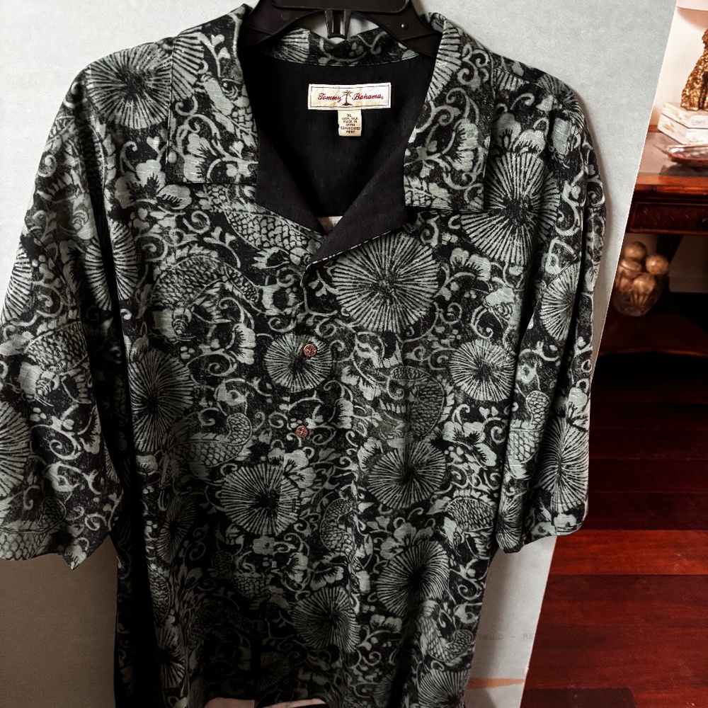 Tommy Bahama silk Hawaiian shirt embroidered Koi fish XL